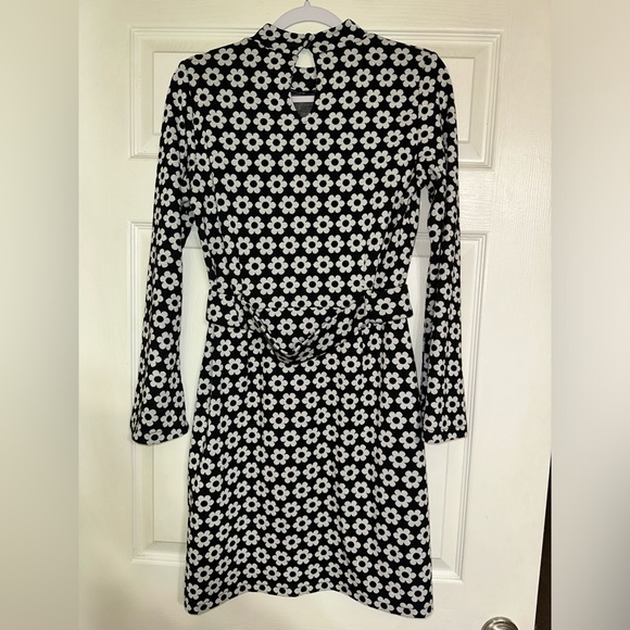 Joanie Clothing Tate monochrome daisy dress - Picture 5 of 7